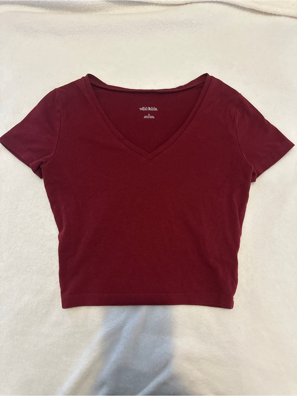 Burgundy V-Neck Short Sleeve Crop Top